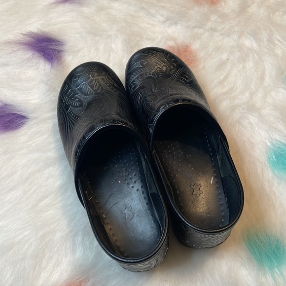 Dansko Professional Black Tooled Woman’s Shoes Size 41 - Picture 4 of 10